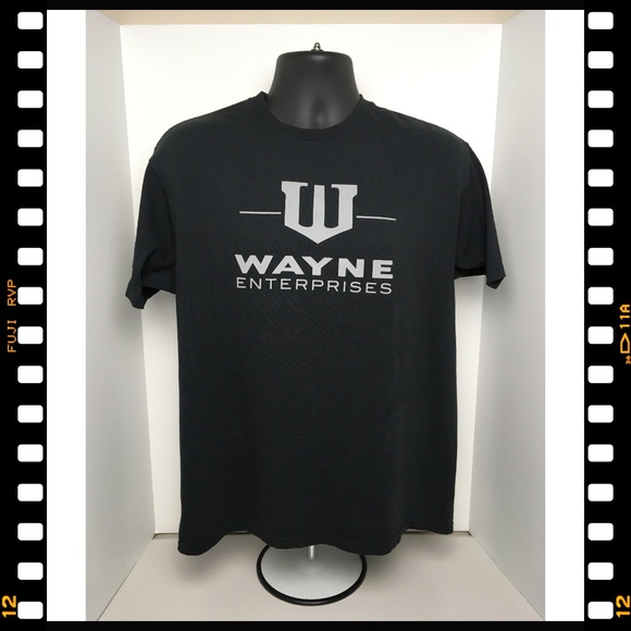 T-Shirt~Batman~Bruce~Wayne~Enterprises~DC~Comics~ - Picture 1 of 5